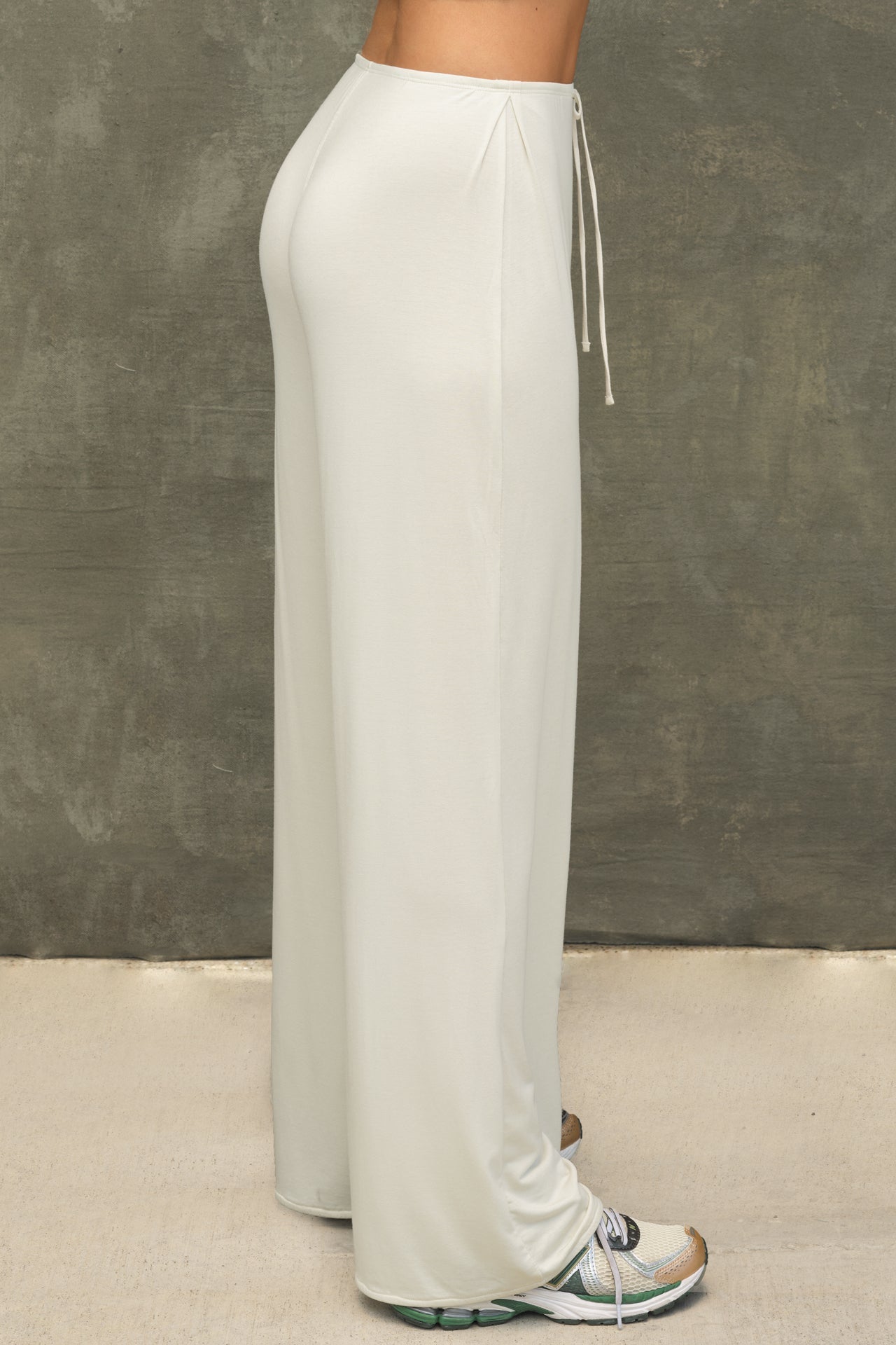 Relaxed Straight Leg Pant
